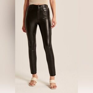 Abercrombie & Fitch Women’s Ultra High Rise Super Skinny Ankle pants. Size XS